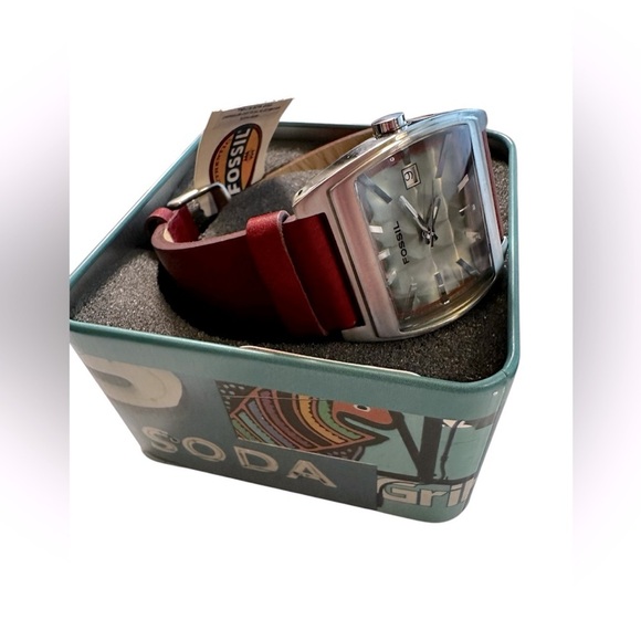NWT-Fossil Watch Leather Brown Band with Silver Face - Picture 1 of 12